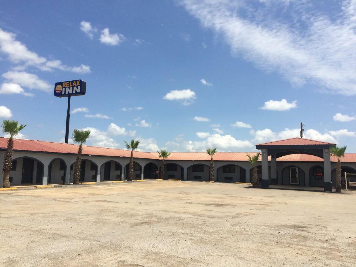 Relax Inn Dilley Exterior photo